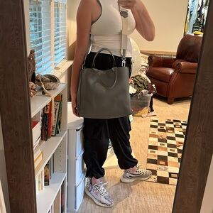 🩵 Beautiful Grey Leather Tiffany Tote 🩵